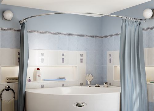 Полукруглая штанга в ванную