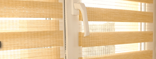 Практичные шторы на пластиковом окне