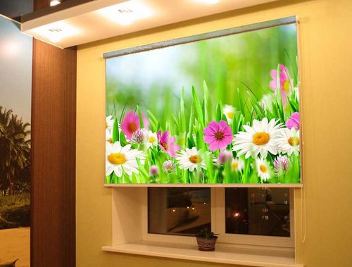 Цветущий луг на окне