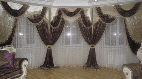 Красивое оформление бархатными шторами 