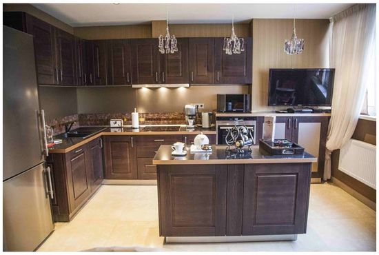 Шторы для коричневой кухни