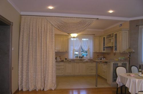 Шторы в бежевых тонах для зала, спальни и гостиной