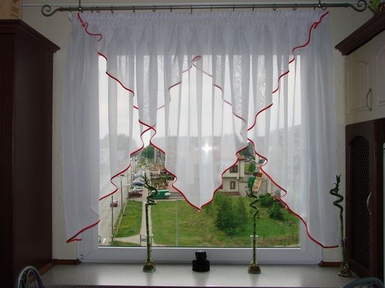 shtory-dlya-malenkoj-kuhni_4