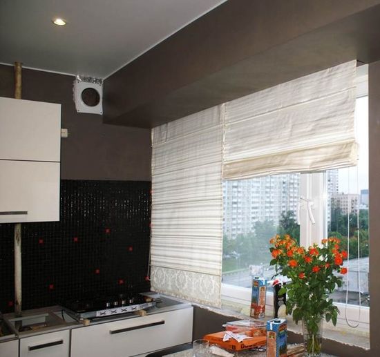 shtory-dlya-malenkoj-kuhni_8