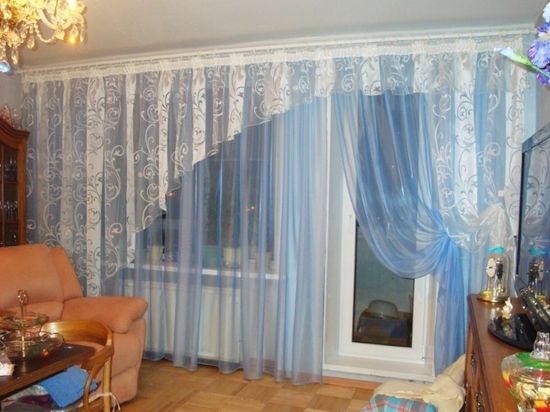 shtory-gostinoj-balkonom_5