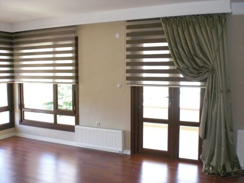 Шторы зебра в комнате