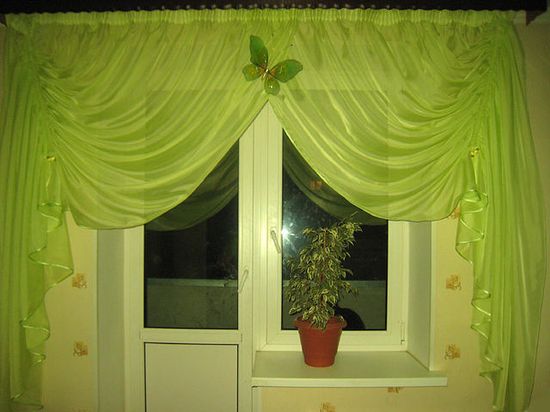zelenye-shtory-na-kuhnyu_6