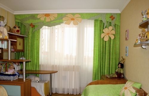 Зеленые шторы в детскую